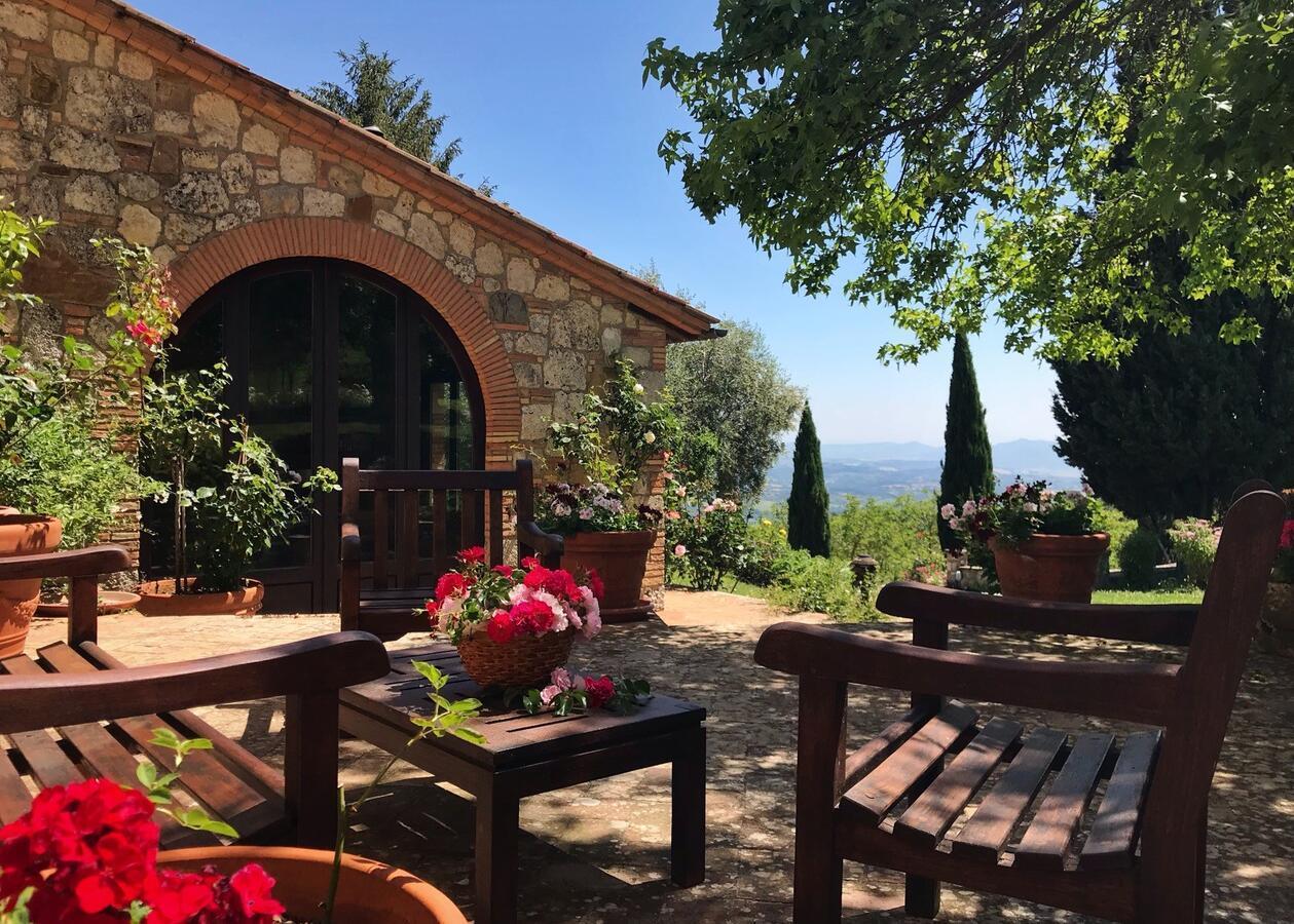 הוילה סרטאנו Borgo Poggio Bianco מראה חיצוני תמונה