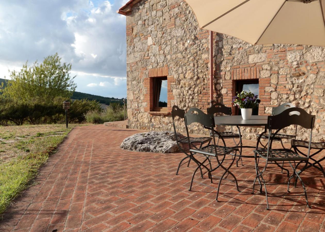 הוילה סרטאנו Borgo Poggio Bianco מראה חיצוני תמונה